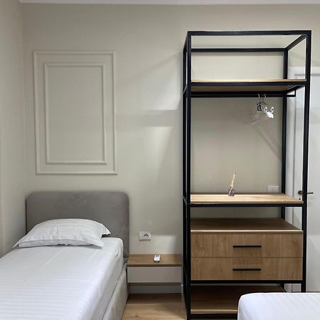 Ferienwohnung Gem In The Heart Of Tirana Exterior foto